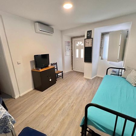 Apartamento 1 Quarto, Com Patio, Em Frente Praia Paco de Arcos Exterior photo