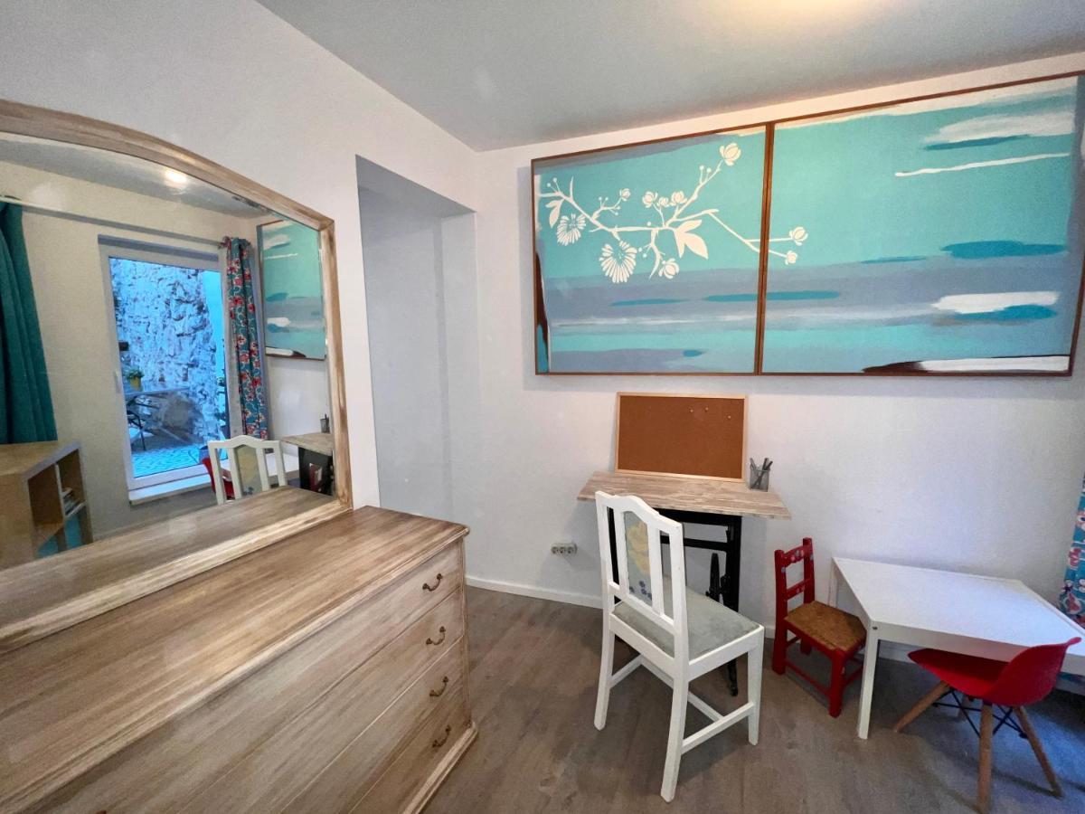 Apartamento 1 Quarto, Com Patio, Em Frente Praia Paco de Arcos Exterior photo