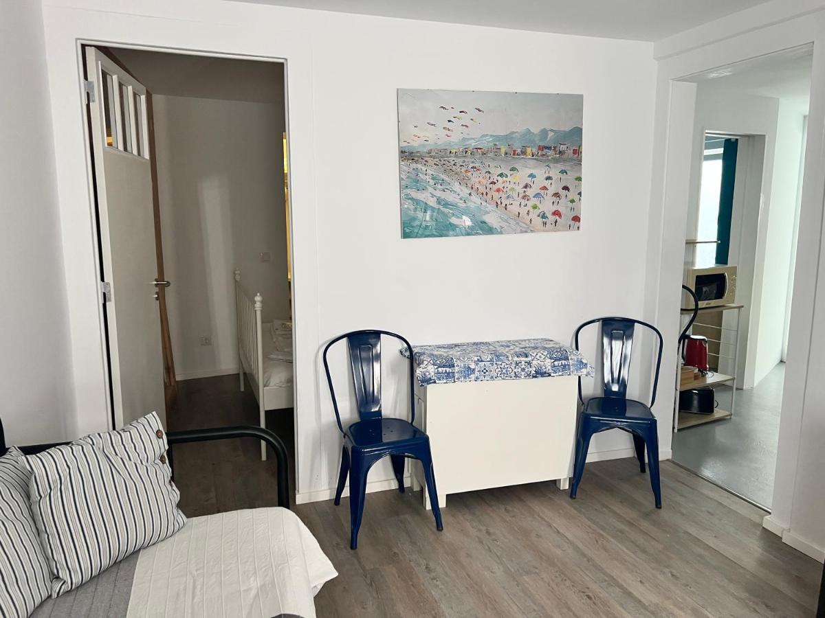 Apartamento 1 Quarto, Com Patio, Em Frente Praia Paco de Arcos Exterior photo